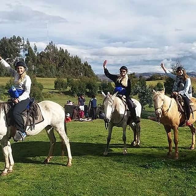 Half Day: Horse Riding & Temple of the Moon Tour – Group Service