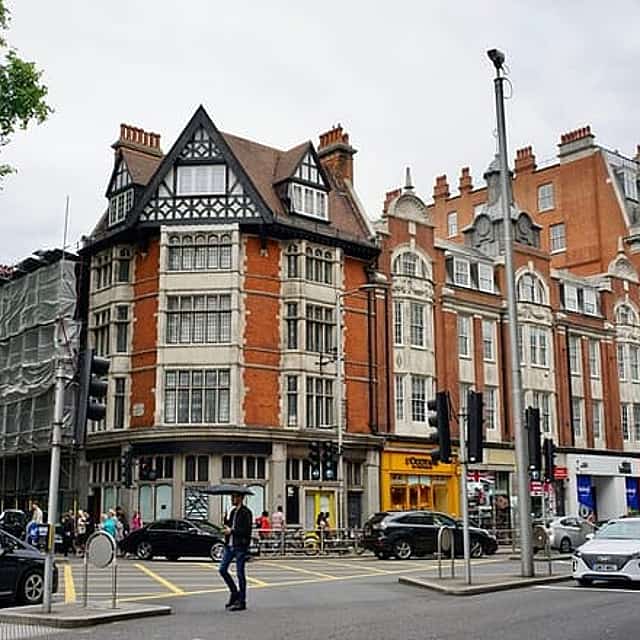 Rock & Roll Londra: Kendi Kendine Rehberli Müzik Gizem Yürüyüşü