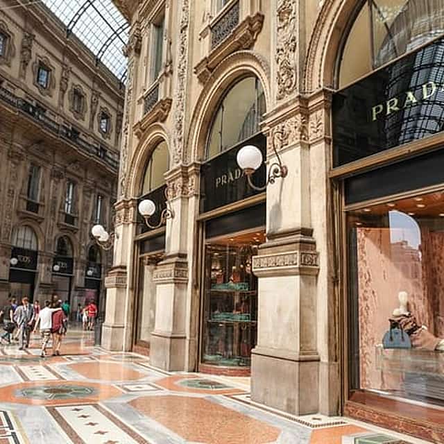 Milan Diamond Heist: Fashion & Secrets Walking Game