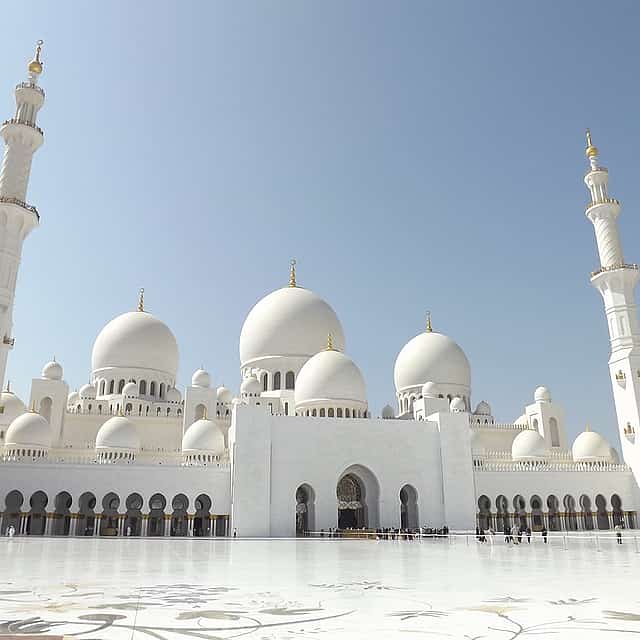 Full-day Abu Dhabi City Tour with Visit to Grand Mosque