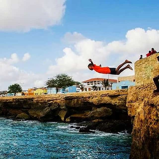 Guided Maio Island Tour with Lunch