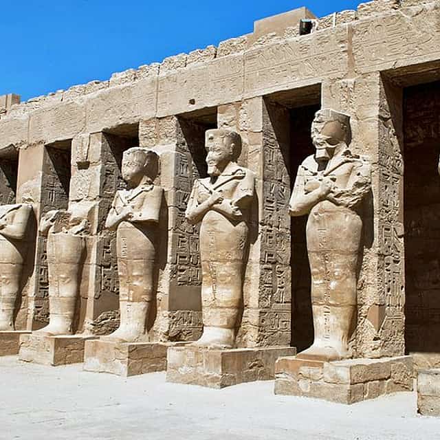 Excursion d'une journée à Louxor depuis Le Caire en avion

