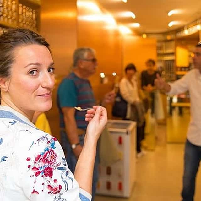 Private Food & Wine Tour in Paris with a French Gastronomy Expert