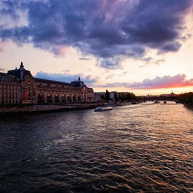 5 hours Paris City tour with Galeries Lafayette and Dinner cruise