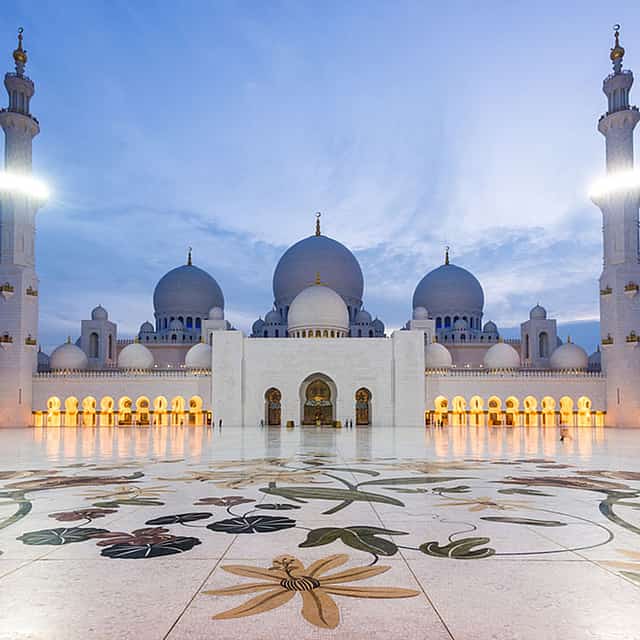 Tam Günlük Abu Dabi Şehir Turu: Ulu Cami, Qasr Al Watan ve Louvre Müzesi