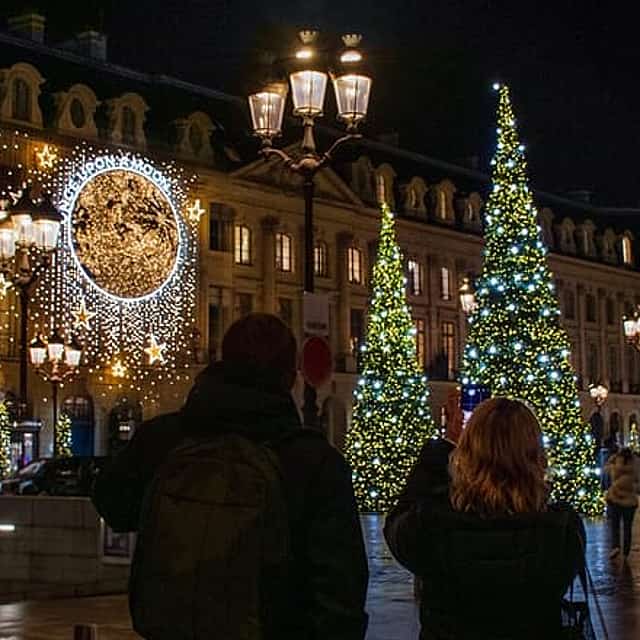 Paris Christmas Lights Small Group Walking Tour with Local Guide