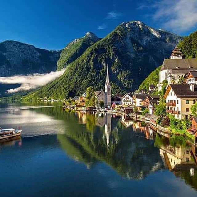 Cesky Krumlov to Hallstatt Private Transfer with Sightseeing