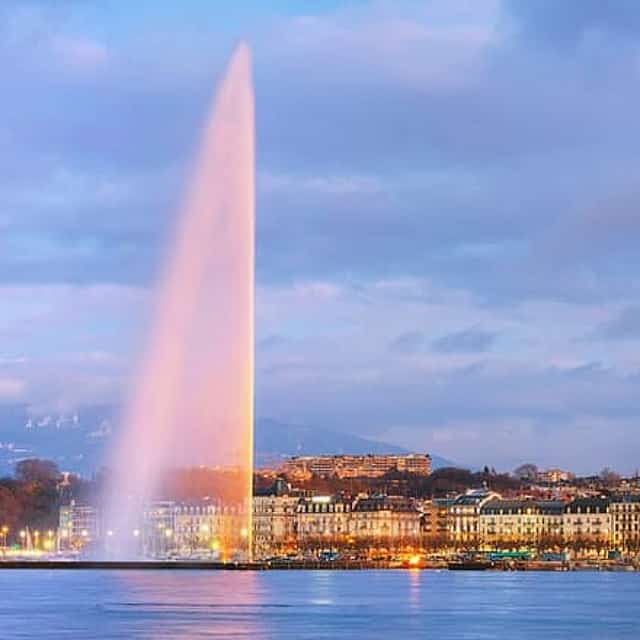Private transfer from Zurich to Geneva, 3h Stop in Lausanne