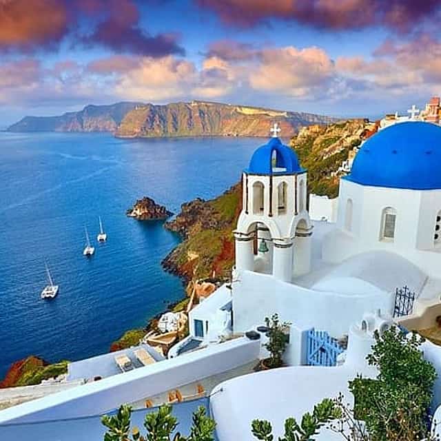 Shared Diamond Morning Trip of Santorini via Hot Springs & White Beach
