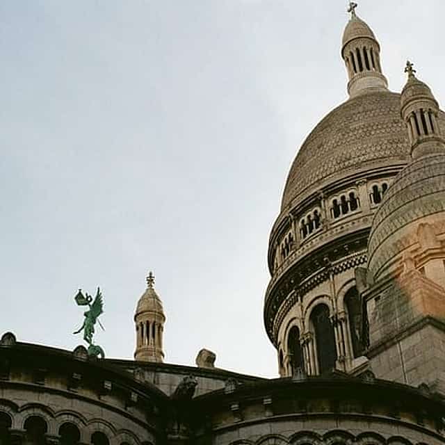Private Half Day Tour to Montmartre, waffle & Eiffel Summit