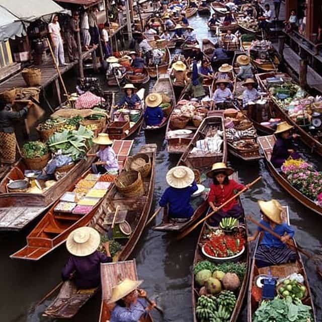 BANGKOK Join Tour Meaklong Railway Market and Damnoen saduak Floating Market