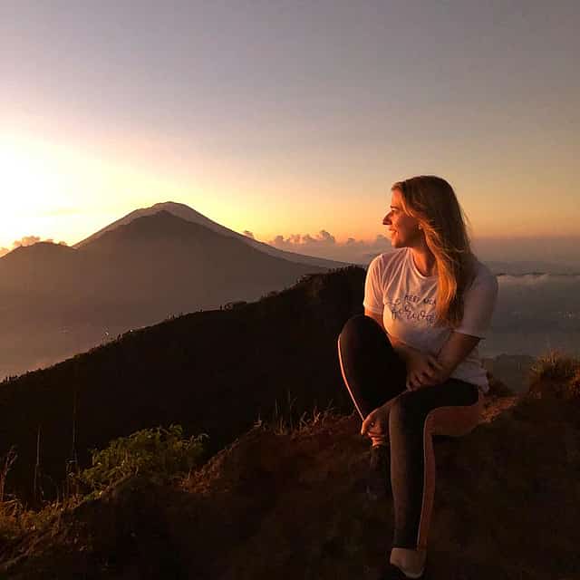 "ปีนเขาชมพระอาทิตย์ขึ้นที่ Mount Batur และบ่อน้ำพุร้อน"