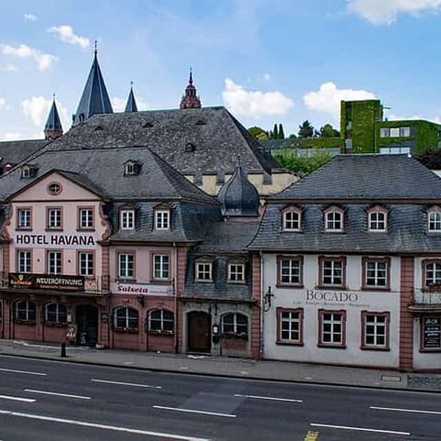 Private Transfer From Salzburg to Mainz With a 2 Hour Stop
