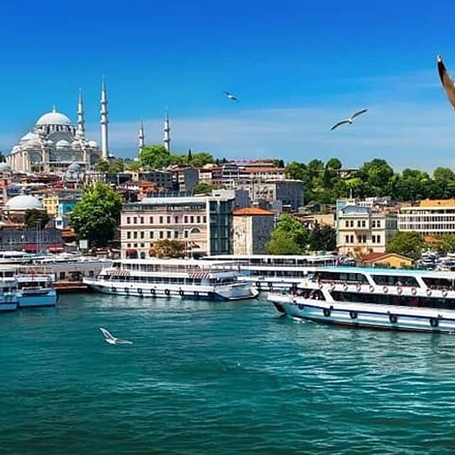 Small Group: Spice Bazaar&Cruising on Bosphorus