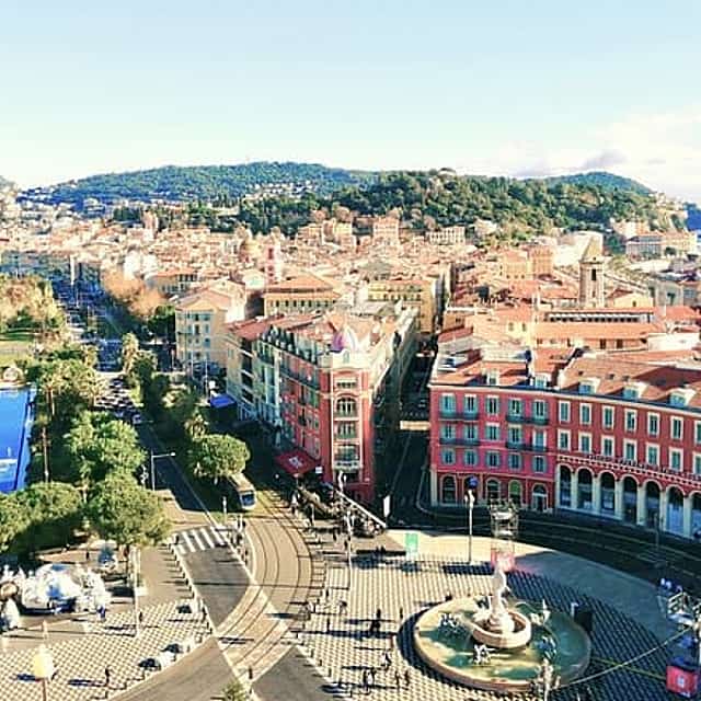 Nice Small-Group Old Town & Castle Hill Cultural Walking Tour with a Local Guide