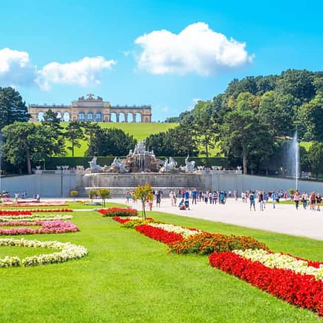 Vienne : Château et jardins de Schönbrunn avec guide – billet coupe-file - Allemand