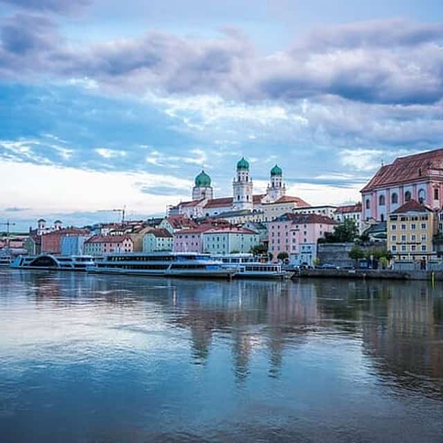 Transfert privé de Munich à Passau, arrêt de 2 heures à Dachau