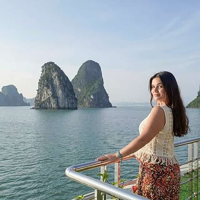 Halong Bay Day Tour with Expressway,Cave,Island,Beach from Hanoi