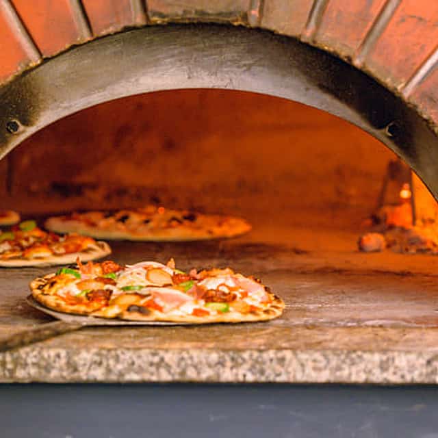 Express Pizza and Cannolo Cooking Class in Florence with a Local Chef