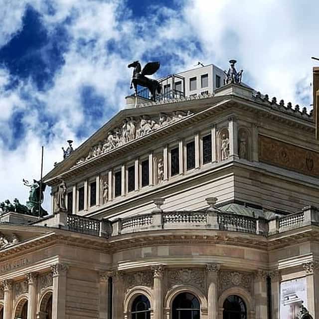 Private Transfer from Munich to Frankfurt with 2 hours for sightseeing