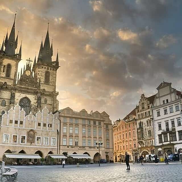 Vilshofen to Prague 1-Way Private Transfer with Sightseeing Stop