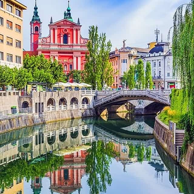 Ljubljana Scavenger Hunt & Highlights Self-Guided Walking Tour