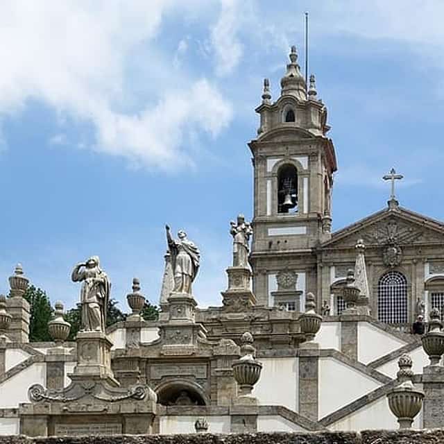 Private Car Transfer from Lisbon to Braga with 2 hours for sightseeing