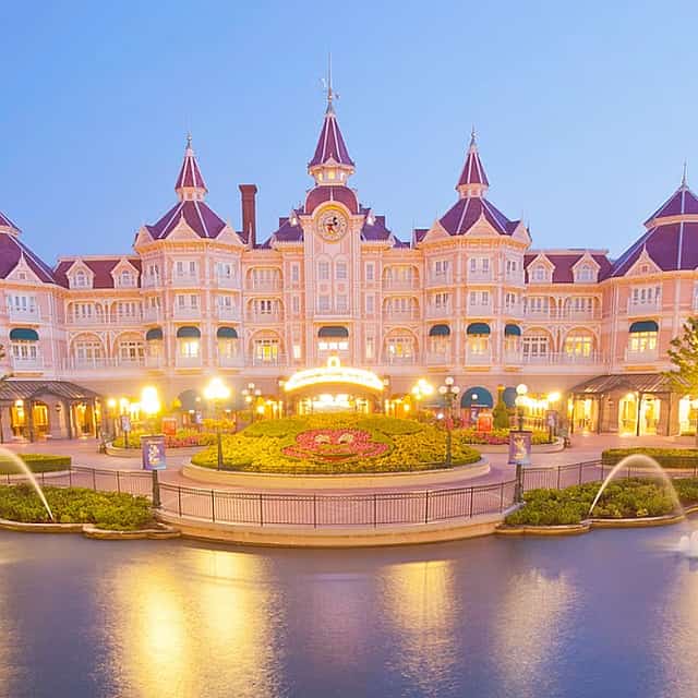 Trasferimento privato da Disneyland all'aeroporto di Parigi