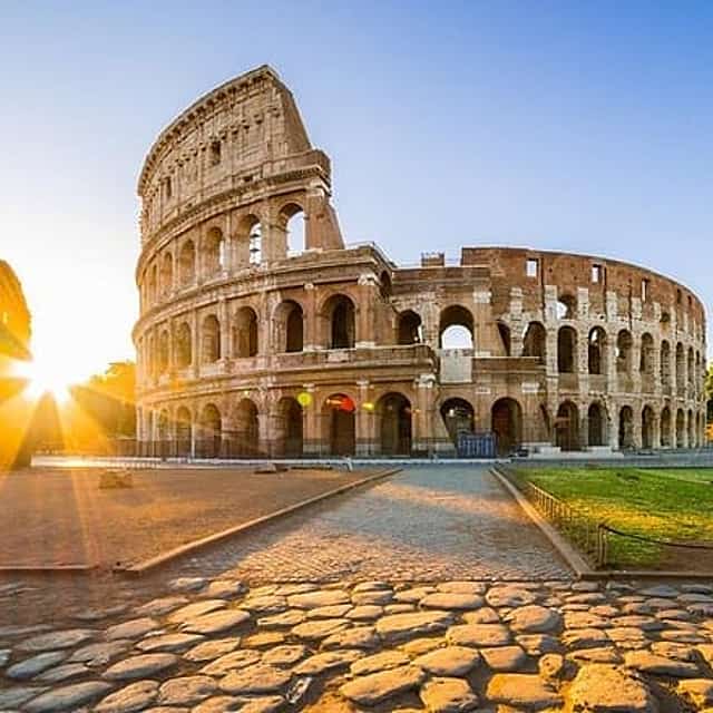 Ancient Rome: the sunrise walking tour with breakfast