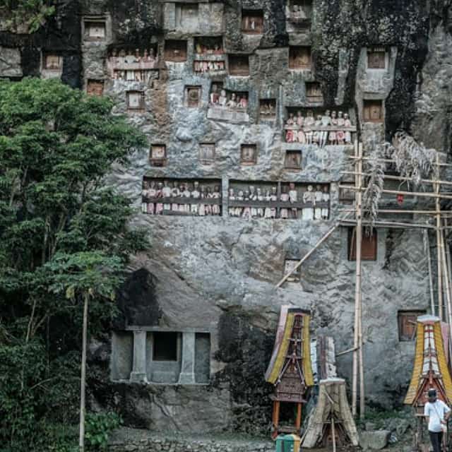 "Sulawesi: Tour de 4 días por Toraja desde Makassar para descubrir el espíritu atemporal y las Tierras Altas místicas"