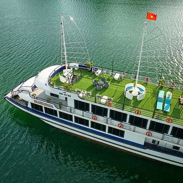 Halong 5star Cruise Day Tour with Jacuzzi, Buffet and Kayaking