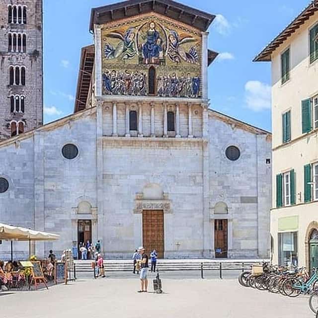 PRIVATE TOUR: Pisa & Lucca with Lunch and wine tastings in the Farm