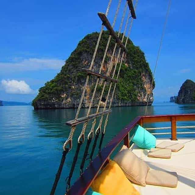 - Comfortabele boot voor het varen in Phang Nga Bay - De "Must-Do"! "