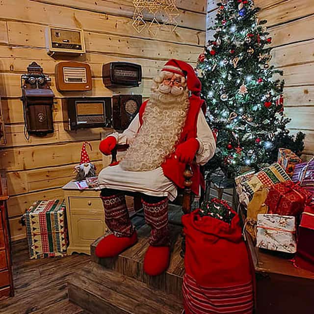 Meet Santa Claus at Elves Village, Levi — private family visit