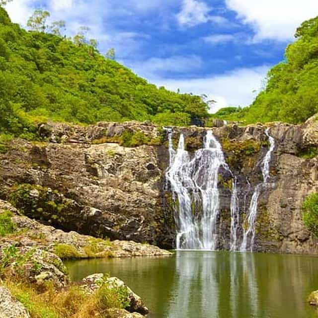 Hiking Trip Full-Day: The Magnificent 7 Waterfalls Sept Cascades including Lunch