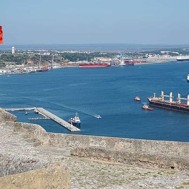 Private day trip from Lisboa to Evora, Setubal and back