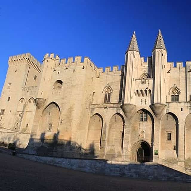 Private Avignon les baux de provence and Saint Remy de provence Full Day Tour