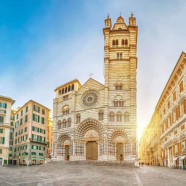 Private transfer from Zurich to Genoa with 2h of sightseeing stop