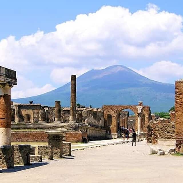 Private Full Day Tour in Amalfi, Pompeii and Sorrento from Naples