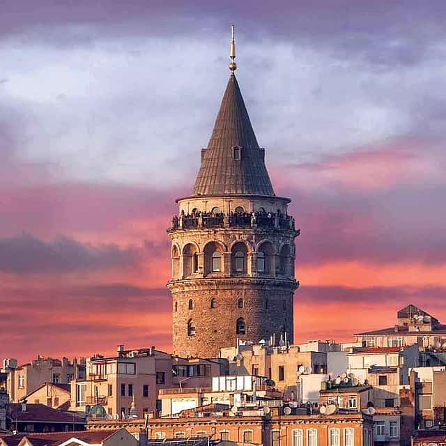 Visite du Palais de Dolmabahçe, de Pera et de Galata