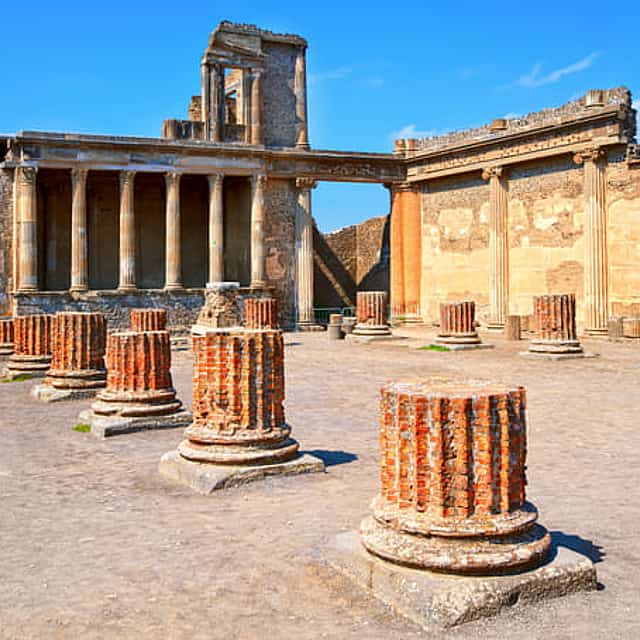 Pompeii express prestige tour by minivan from Rome