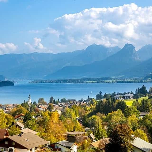 Private Transfer from Salzburg to Vienna 2h to Explore Local Highlights