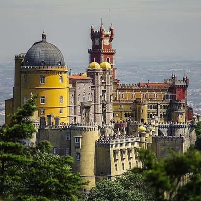 Porto to Sintra Private Transfer with 2 Sightseeing Stops