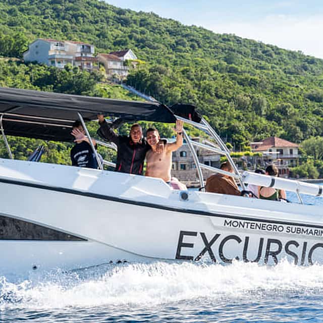Rent a boat Up to 20 persons