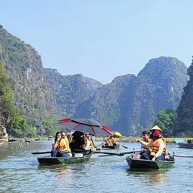 Hoa Lu Tam Coc Full Day Trip by Limousine Transfer Deluxe Group
