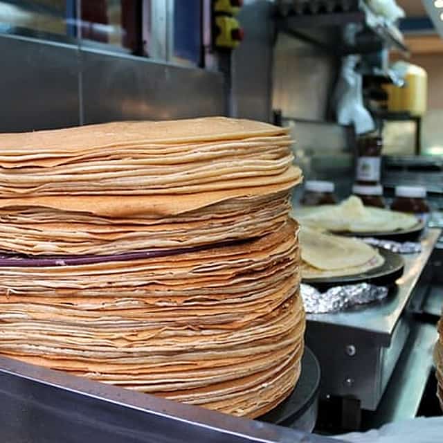 5 Hour Private Tour to Eiffel Summit with Crepe & Waffle Tasting