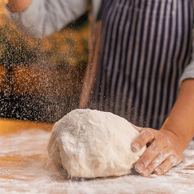 Naples: Neapolitan Pizza Cooking Class with Master Pizzaiolo