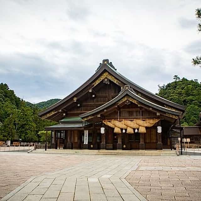 2-day One way Minibus Tour around IZUMO from KOKURA to HIROSHIMA