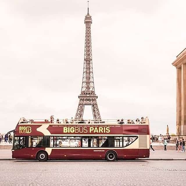 Private Paris tour with Eiffel Tower and Open Bus Experience