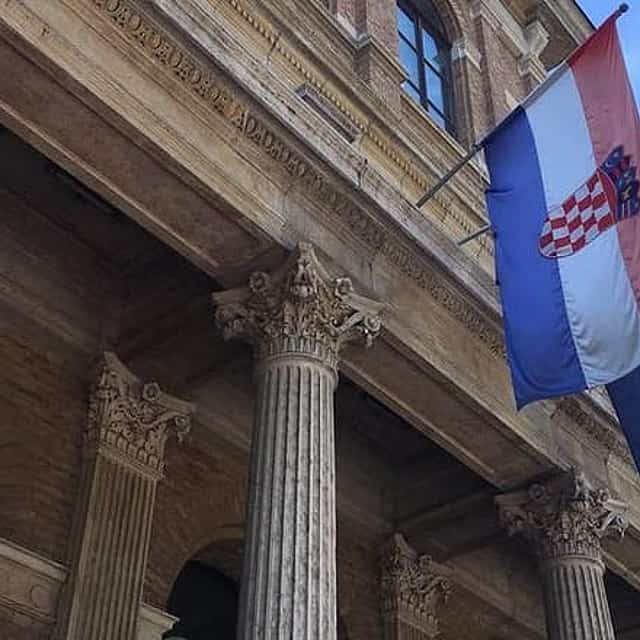 Private Transfer from Milan to Zagreb with 2h of Sightseeing
